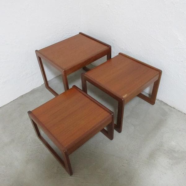 イギリス ビンテージ 家具 ネストテーブル 入れ子式 3台組 英国 6136e