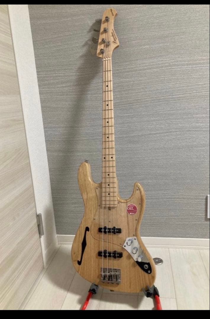 ずんだ　　希少！Bacchus エレキベース アッシュ　ホロウボディ