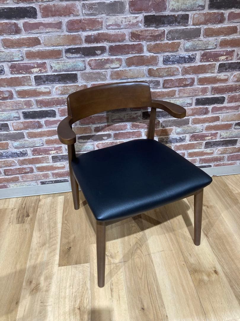 ダイニングチェア　セミアームチェア