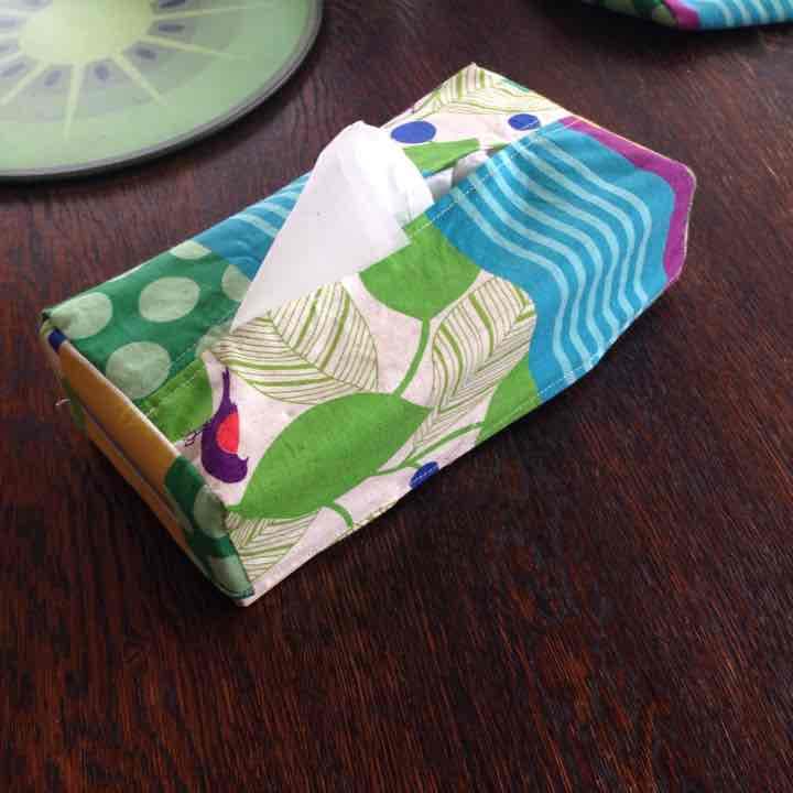 ティッシュケース（手作り）