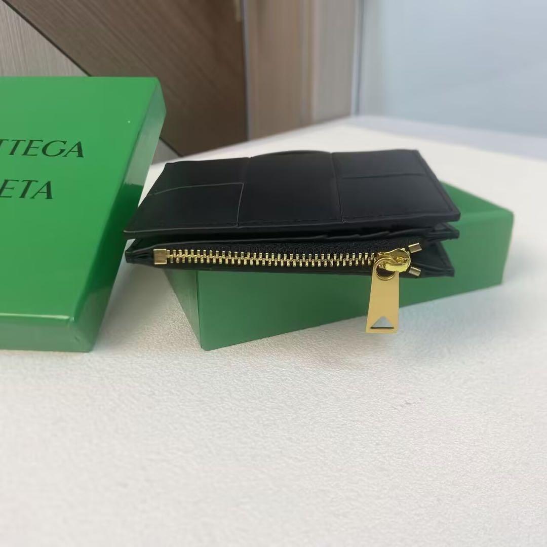 Bottega Veneta 黒 レザー 二つ折り財布