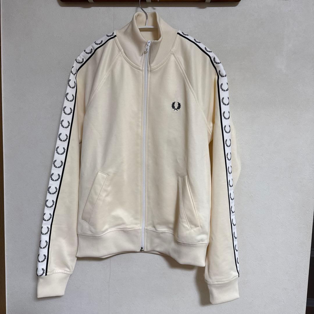 FRED PERRYフレッドペリー　トラックジャケット　ベージュ　サイズ10