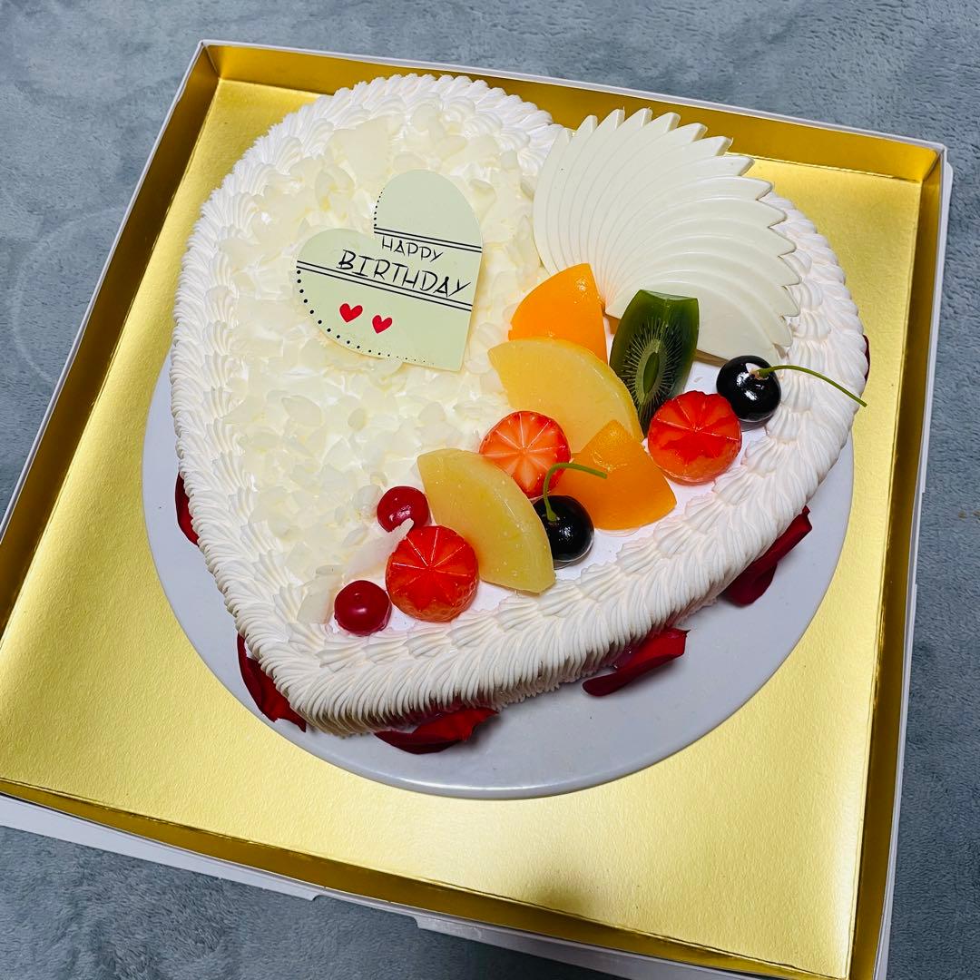 ハート型フルーツバースデーケーキ　食品サンプル