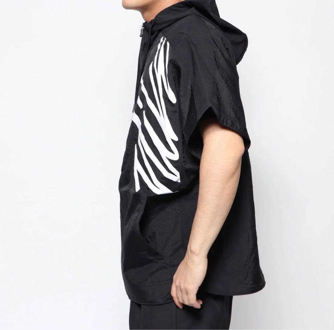 【完売品・新品】　NIKE ウェアセット　XL フーディ半袖　ハーフパンツ