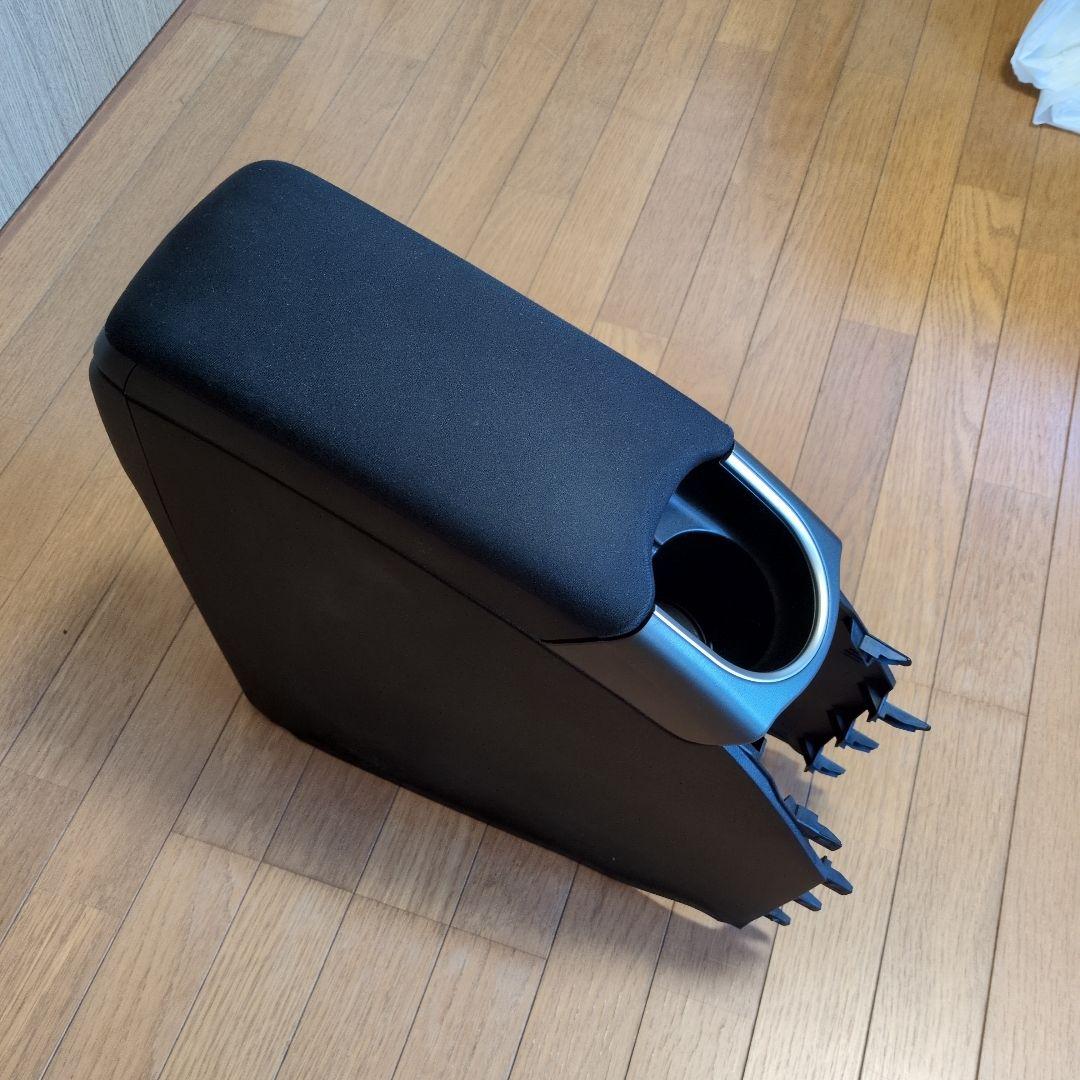 30プリウス後期コンソールボック中古