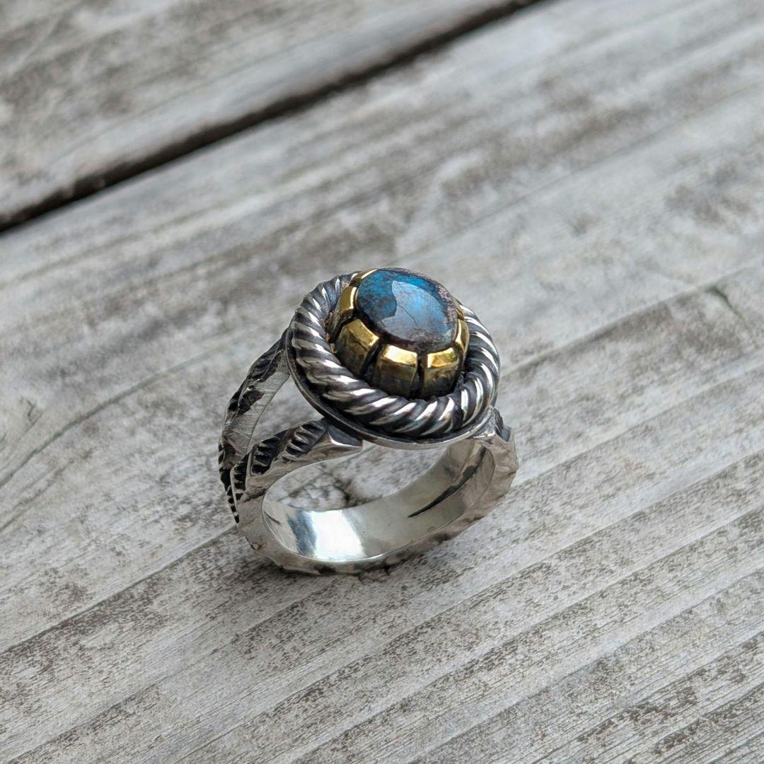 ハンドメイドのターコイズリング　インディアンジュエリー風　bisbee