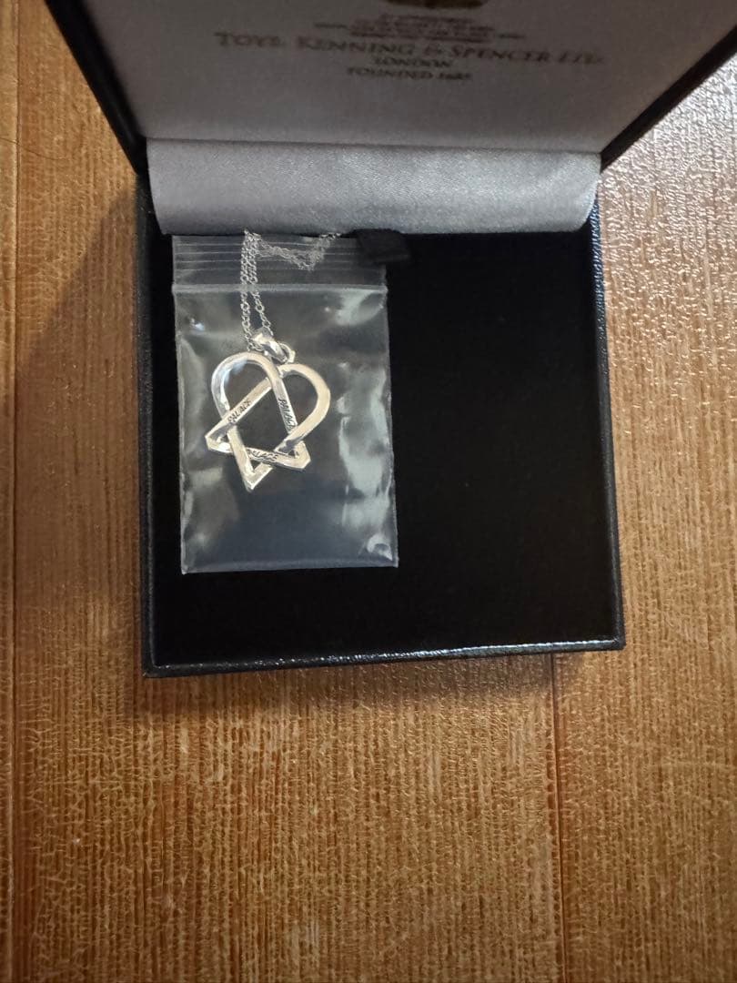 竈*漏様 PALACE x HIM Tri Gram Pendant \