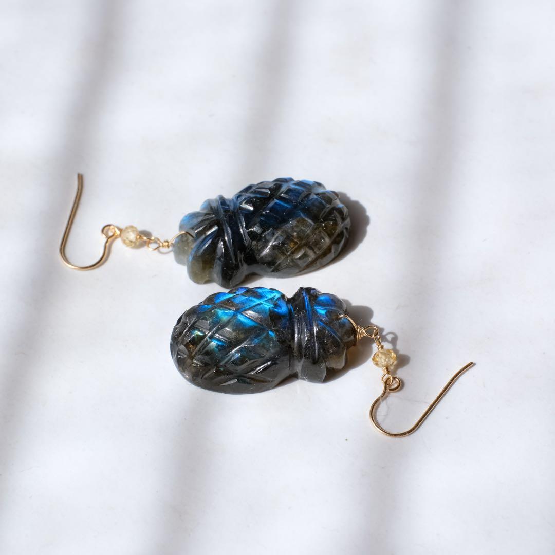 R✴︎H ♦︎14kgfラブラドライトパイナップルカービングピアス/イヤリング