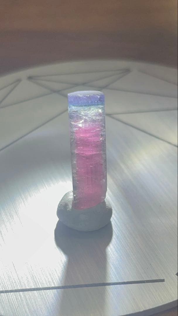 アフガニスタン産　レインボートルマリン　標本　原石