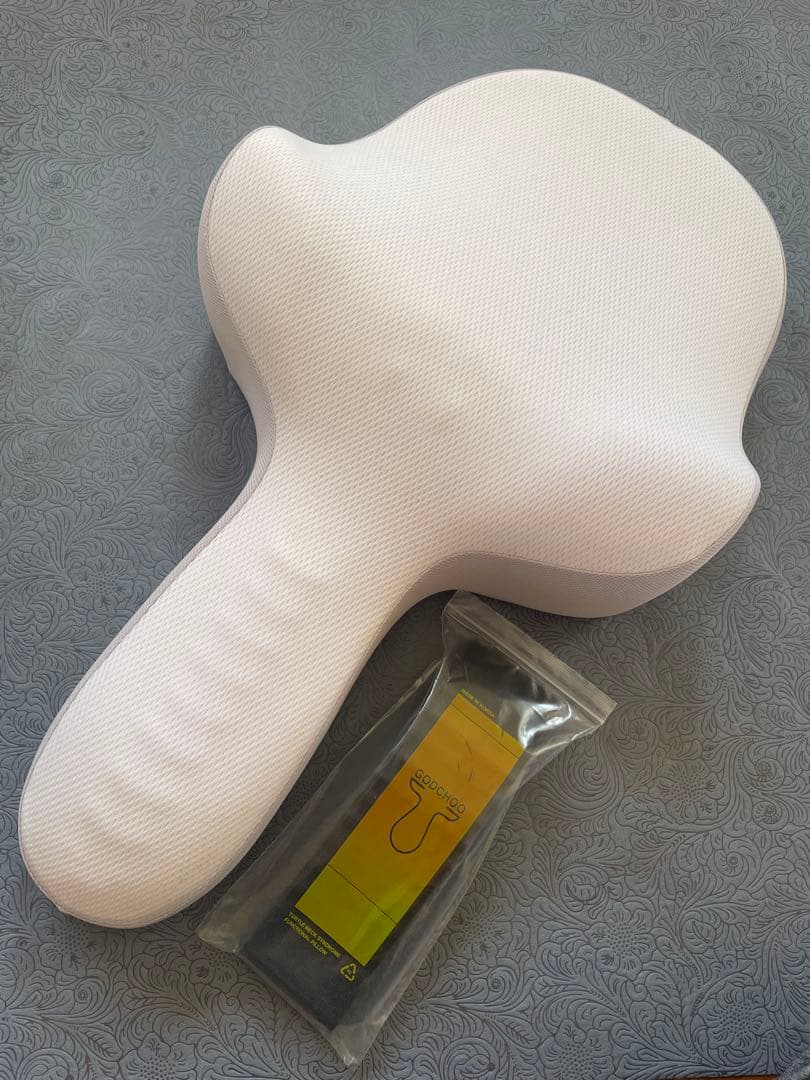 【☆姿勢改善にオススメ☆】GODCHOO PILLOW ゴッチョ背まくら