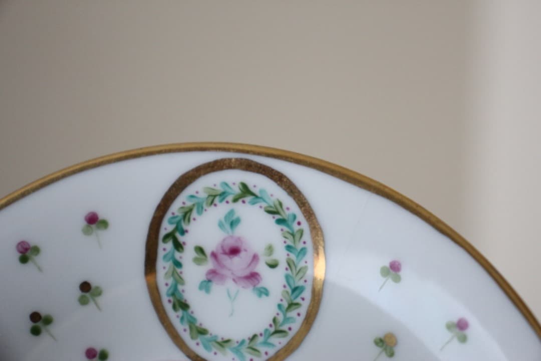 陶磁器製　金彩花柄　ハンドペイント　チャンバースティックキャンドルホルダー　ペア