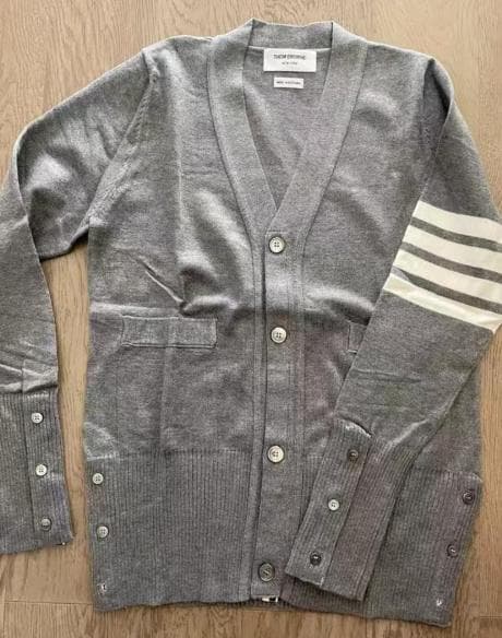 THOM BROWNE グレー カーディガン ストライプ袖