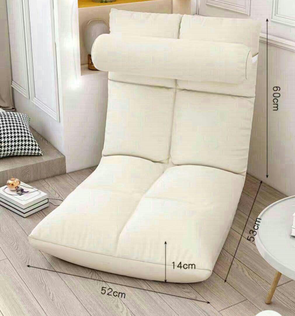 ソファー畳ベッドの上に背もたれを折り畳む椅子