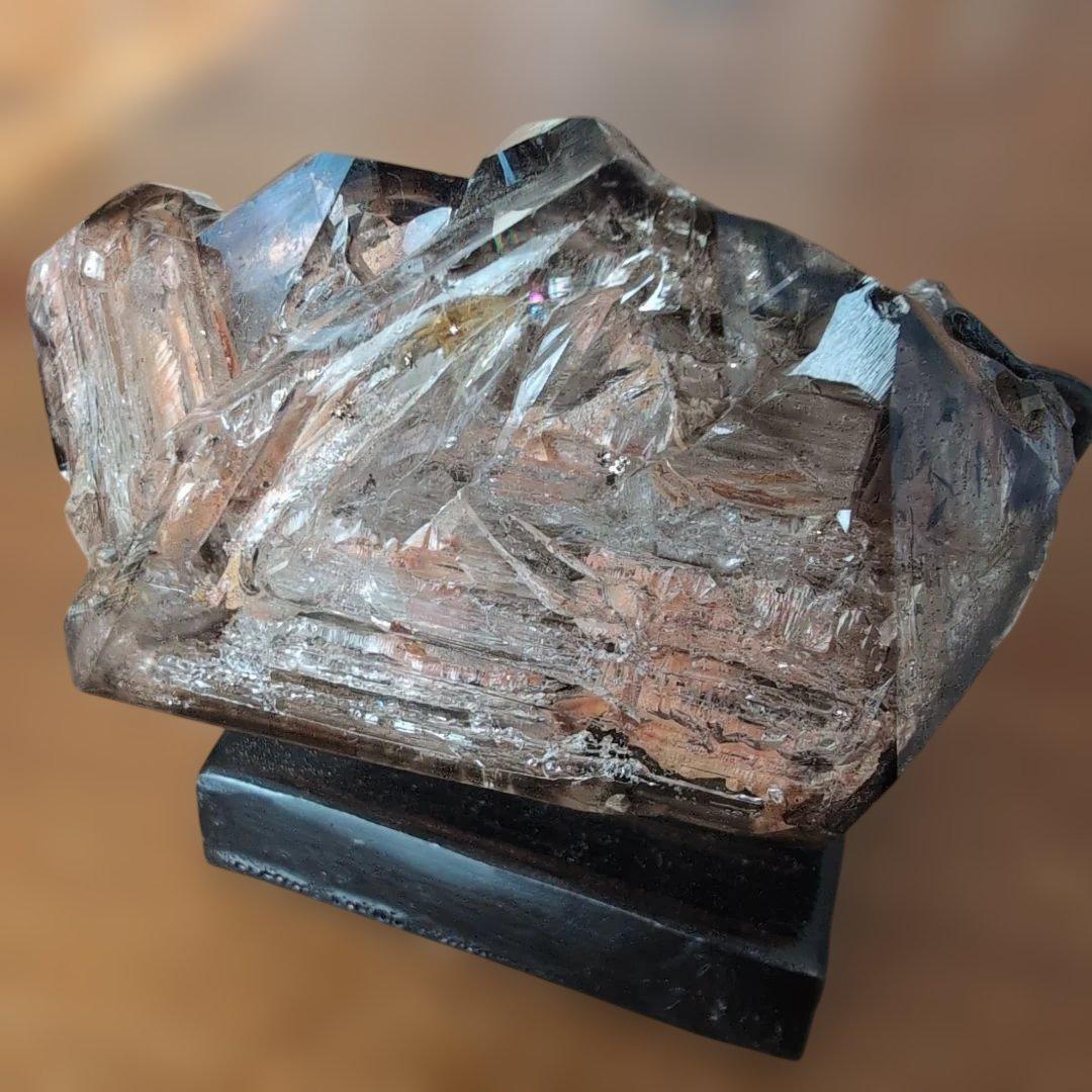 ブラジル産　ジャカレー水晶　エレスチャルクォーツ　台付