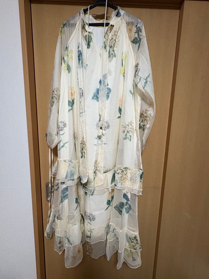 フラワーティアードワンピース　ANDREA & Co