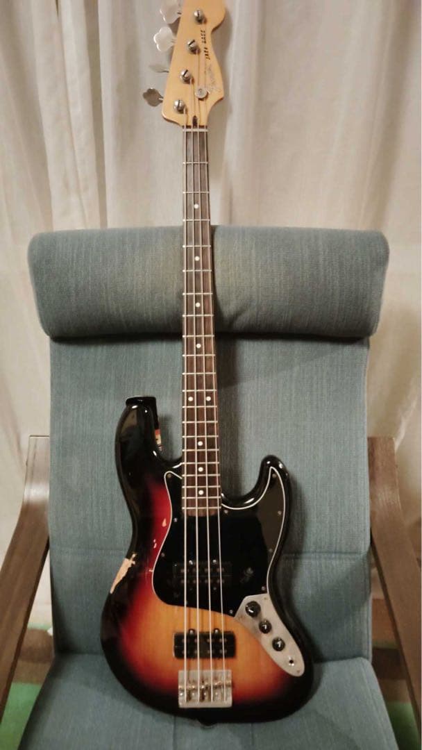 【出品1/20まで】Fender Jazz Bassエレキベース ケース付