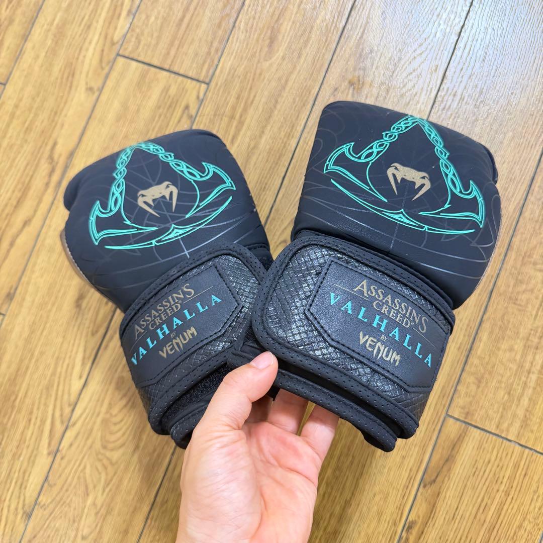 激レア Venum アサシンクリード ボクシンググローブ
