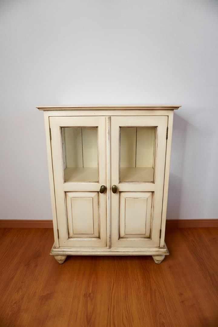 old maison ヴィンテージ ガラスキャビネット フレンチシャビー