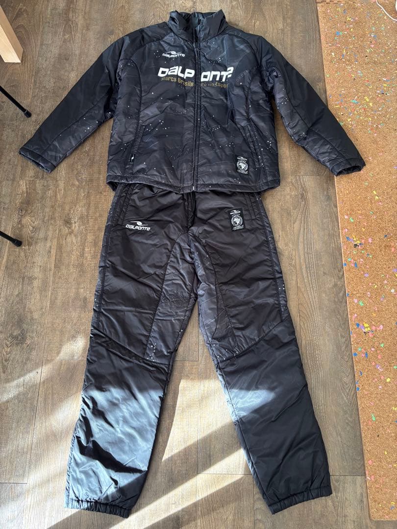 試着のみ DALPONTE ダウポンチ 厚手ウインドブレーカー上下 中綿　L