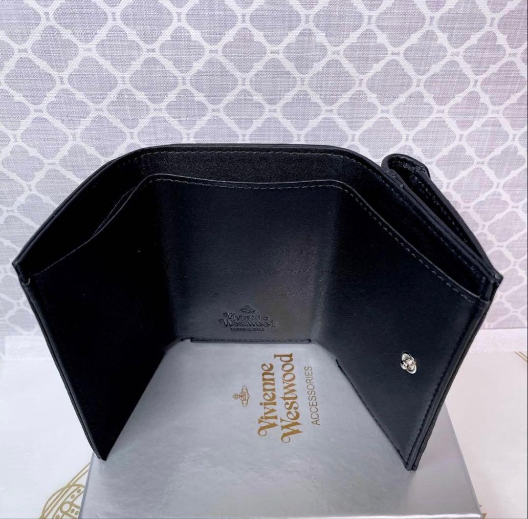 【内柄も素敵☆最新】Vivienne Westwood 三折財布 黒 マット