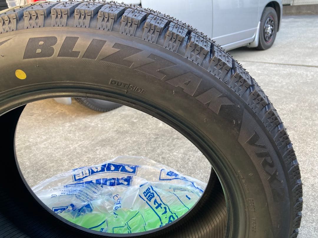 ブリヂストン BLIZZAK VRX2 205/55R17 スタッドレスタイヤ