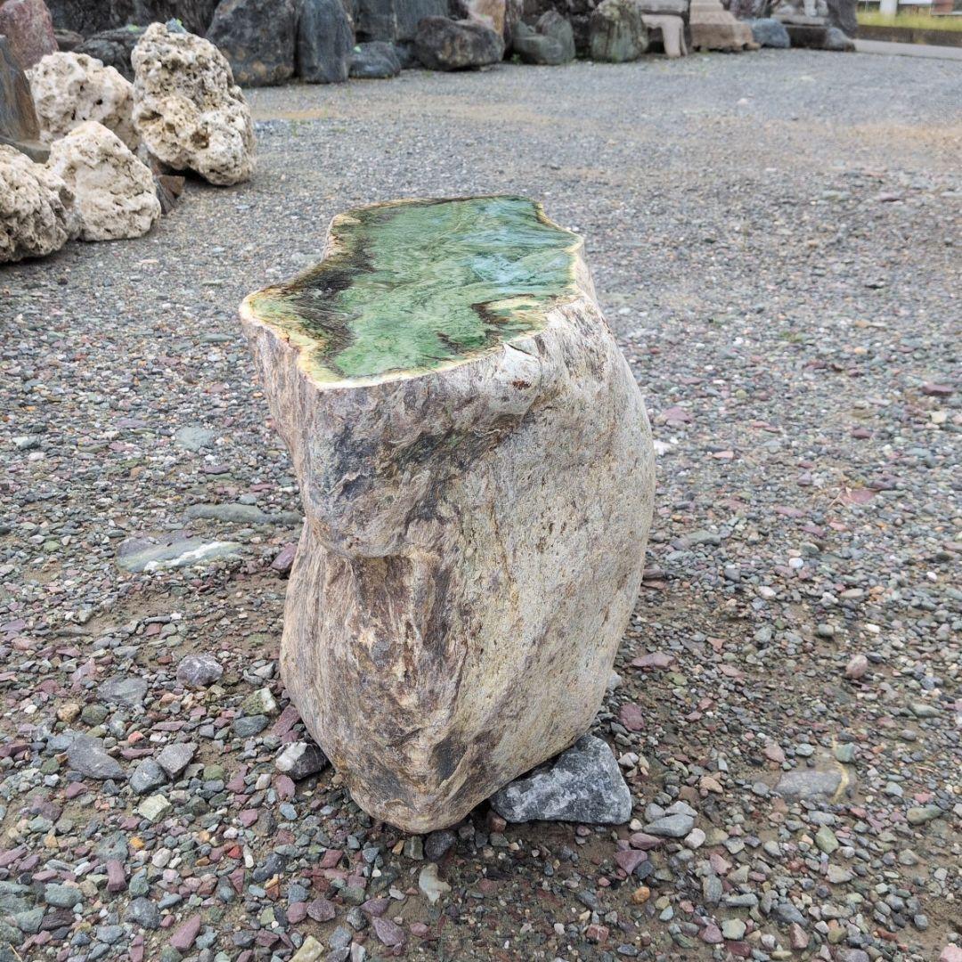北海道産　日高翡翠　142キロ　庭石 石　石材　鑑賞石　庭　坪庭　翡翠