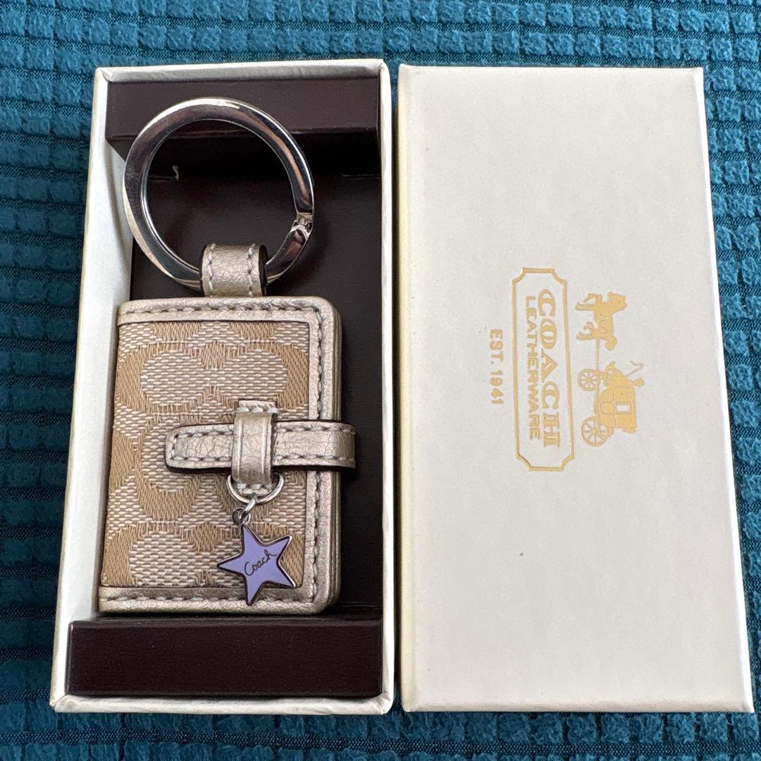 coach フォトフレーム　星型チャーム付き　キーホルダー