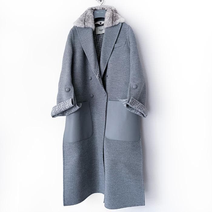 ビ*ン様 FENDI フェンディのロングコート　ダブルフェイス　FFロゴ　ミンク