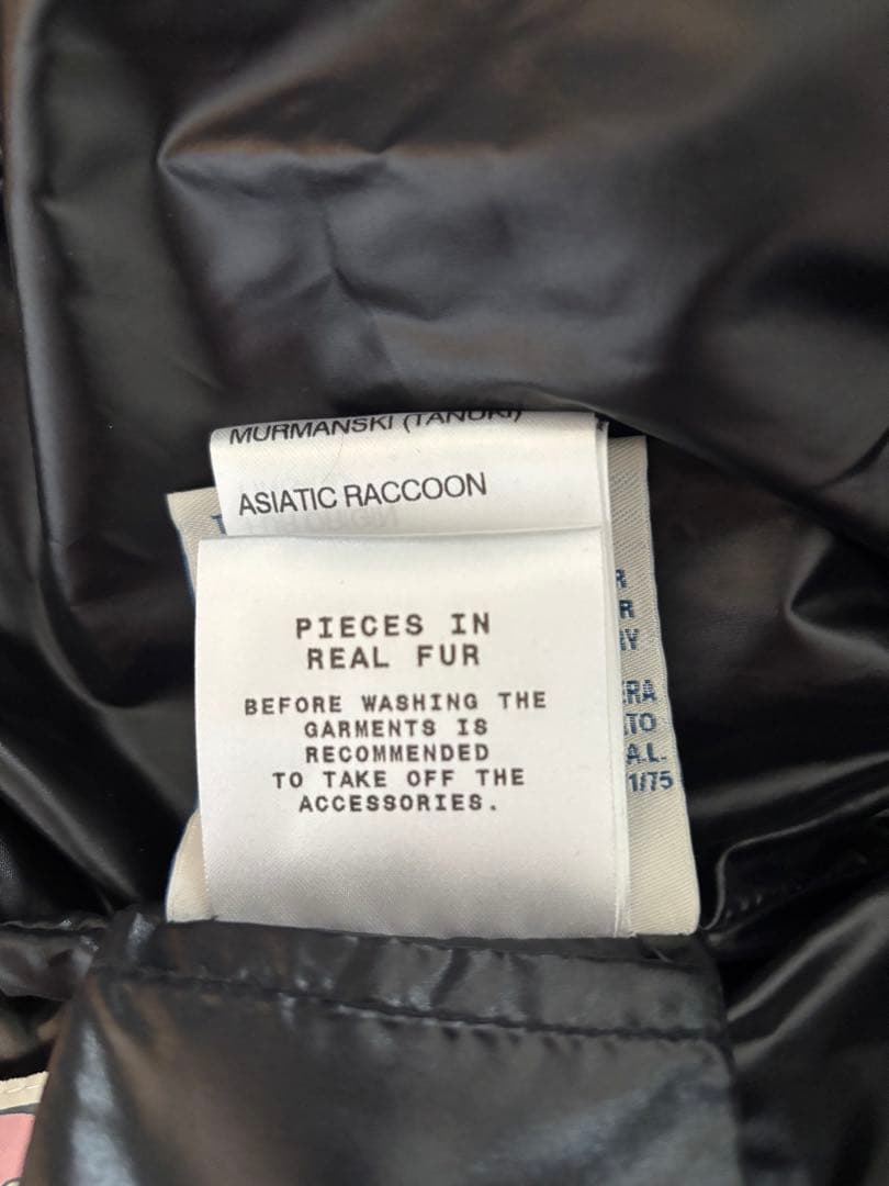 最終値下げ‼️限定特価‼️美品MONCLER ダウンベスト　ファー付フード付サイズ2