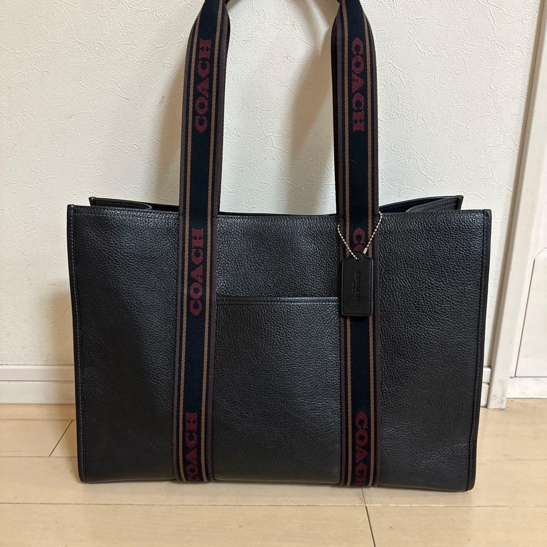 コーチのラージスミストート