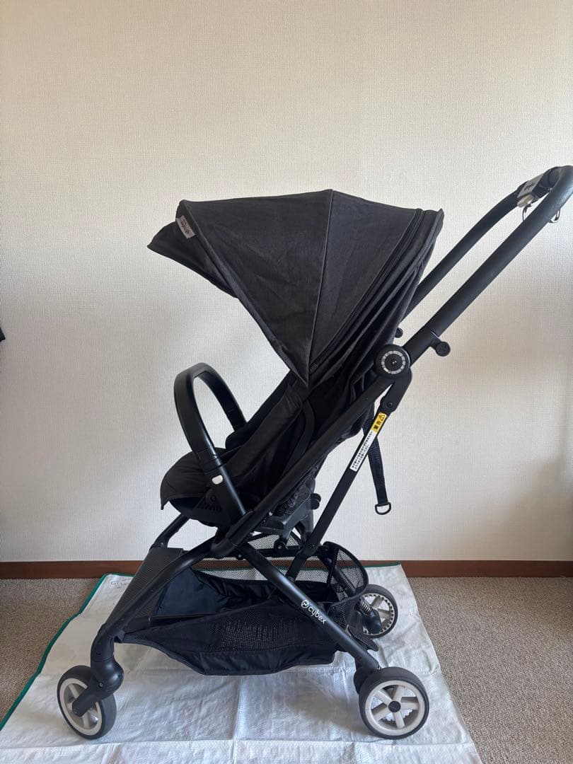 cybex eezy S twist サイベックスイージーS ツイスト　ブラック