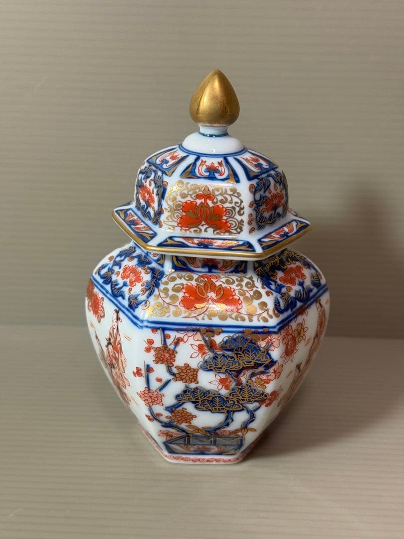 2934 有田焼 角福　沈香壺 六角飾壺 金彩染錦 間取花絵