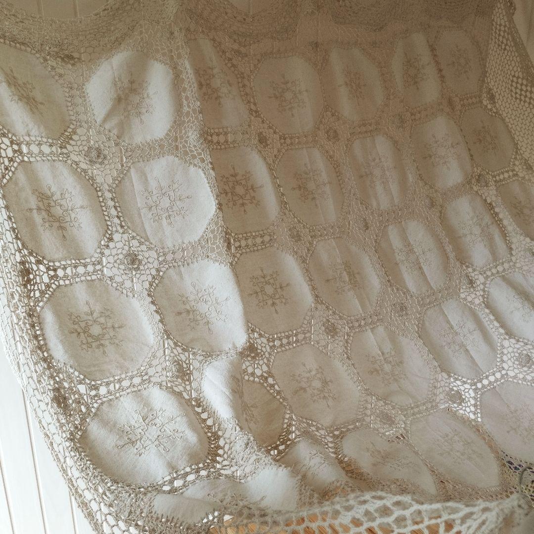Vintageかぎ針編みレース　刺しゅうパネル　大判　マルチカバー