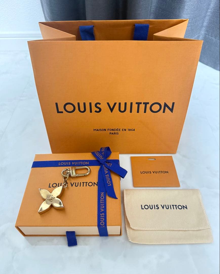 ルイヴィトン LOUIS VUITTON ポルトクレ ブロッサムドリーム