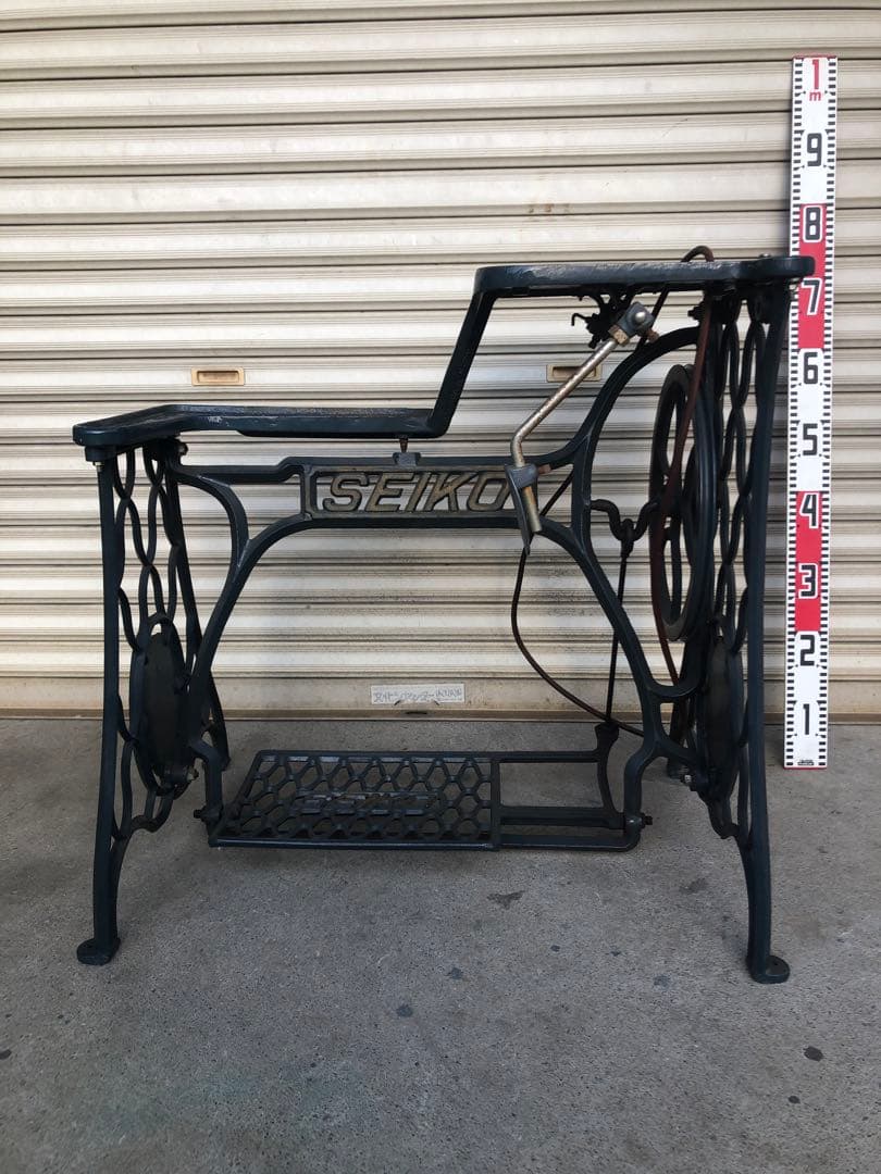 SEIKO 鋳物台　アンティーク　オブジェ　セイコー　ミシン鉄脚