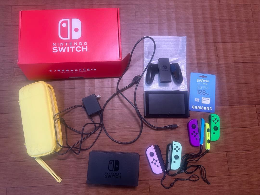 Nintendo Switch 本体 + Joy-Con 4本