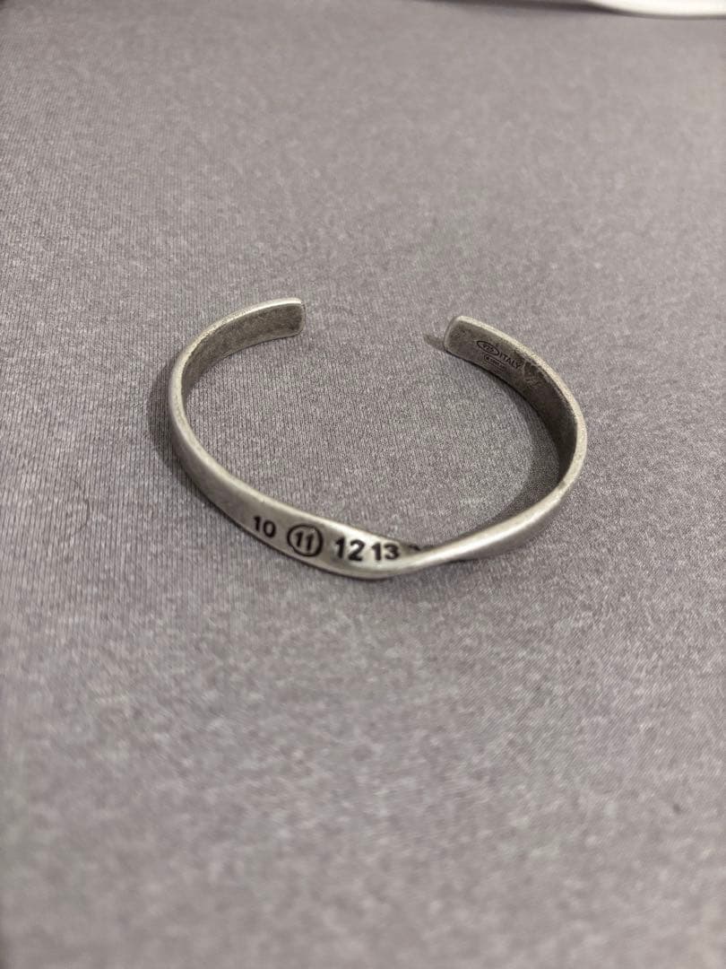 マルジェラ　ツイストバングル