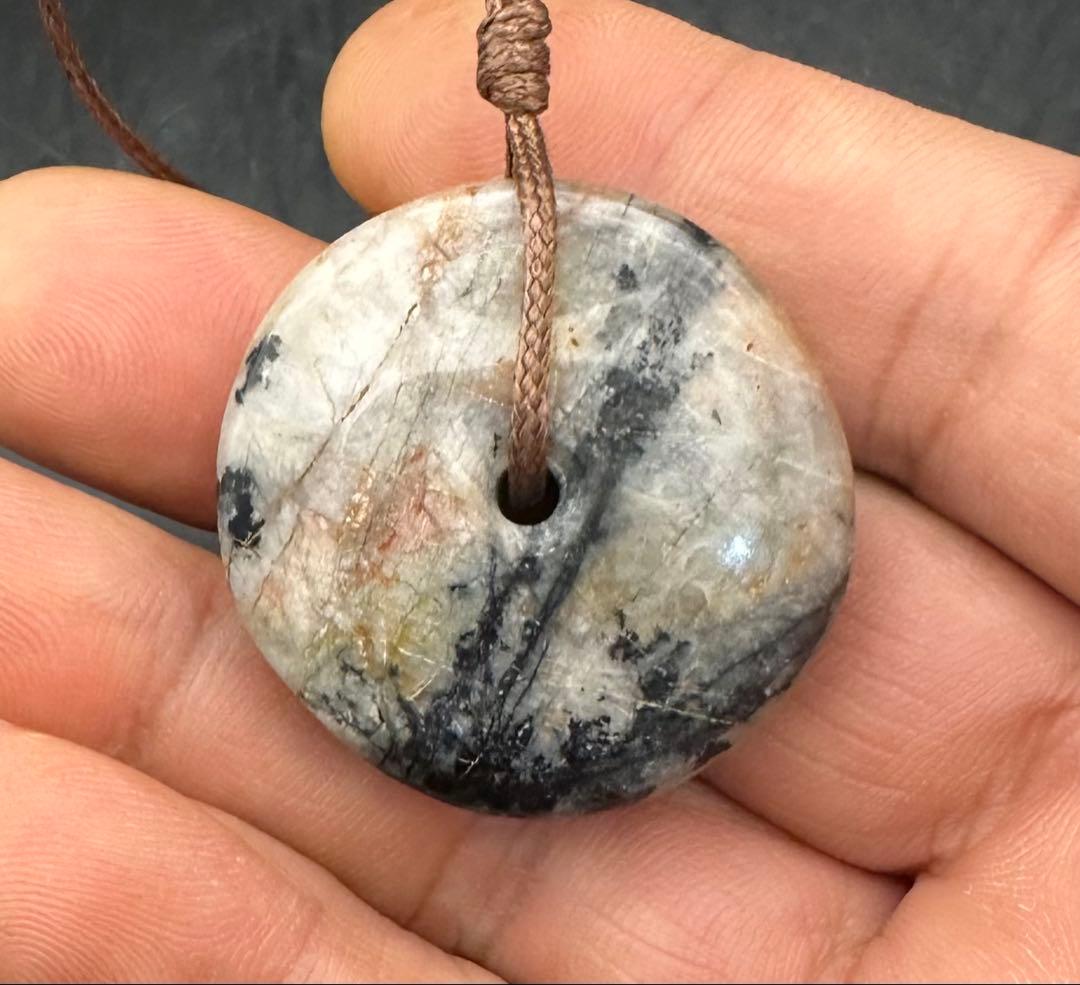 2026.1.18 冬意梅林　新潟産石英岩玉璧