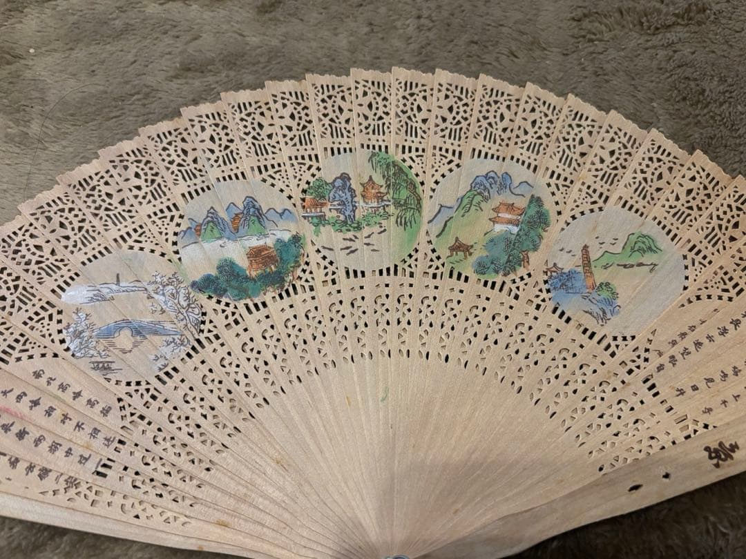 白檀　透かし彫り　扇子　4本セット　高檔禮品扇　木製　保管品