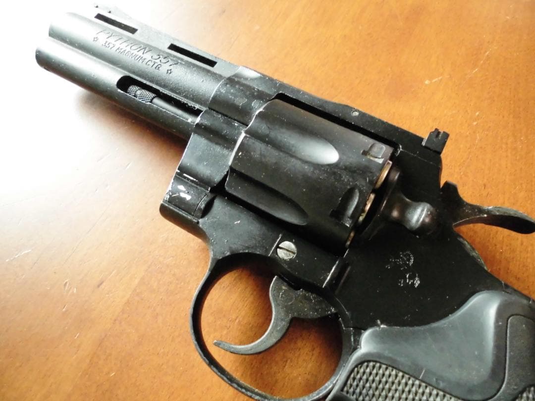 東京マルイ コルトパイソン4インチ　プラスチック製