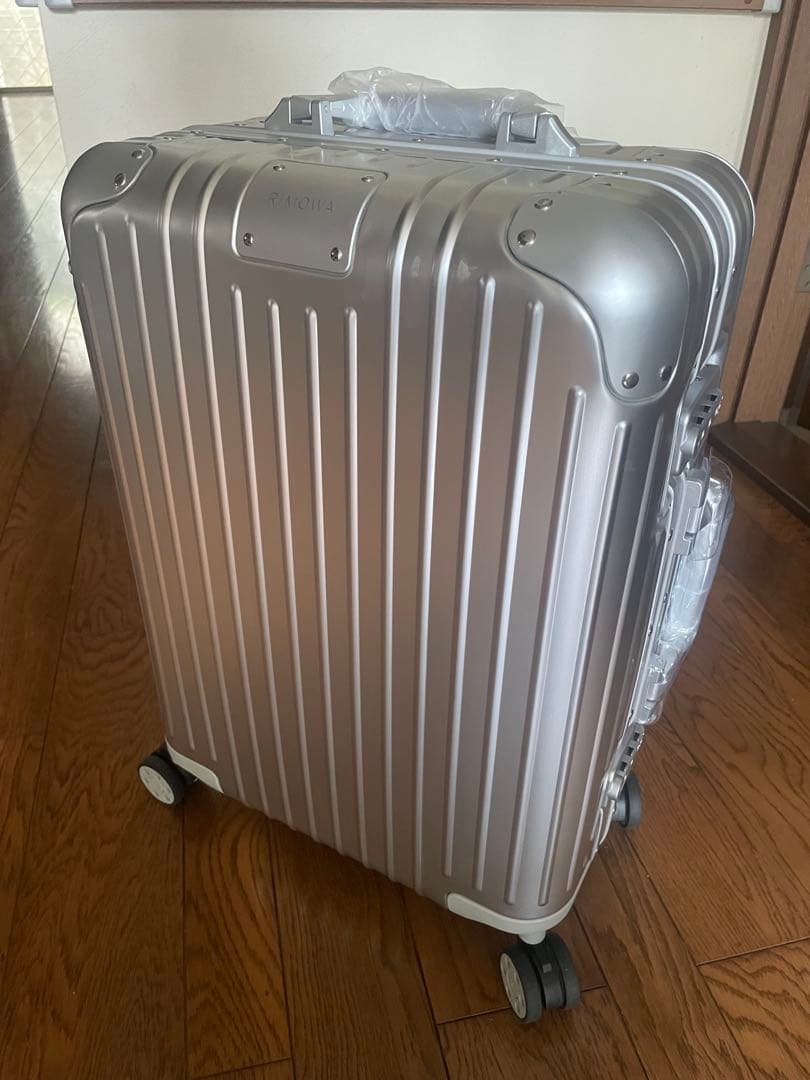 オリジナル　キャビン　シルバー スーツケース 35リットル