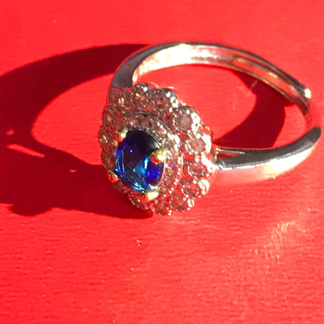 イギリス老婦人から受け継いだお金に困らない金運引き寄せ　天然サファイア特級呪物