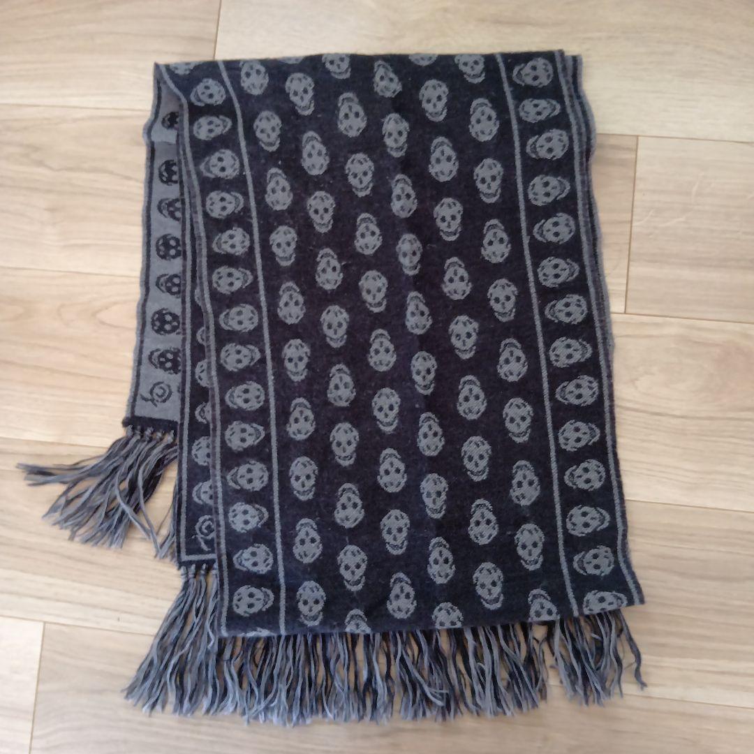 アレクサンダー・マックイーン　スカル柄マフラー