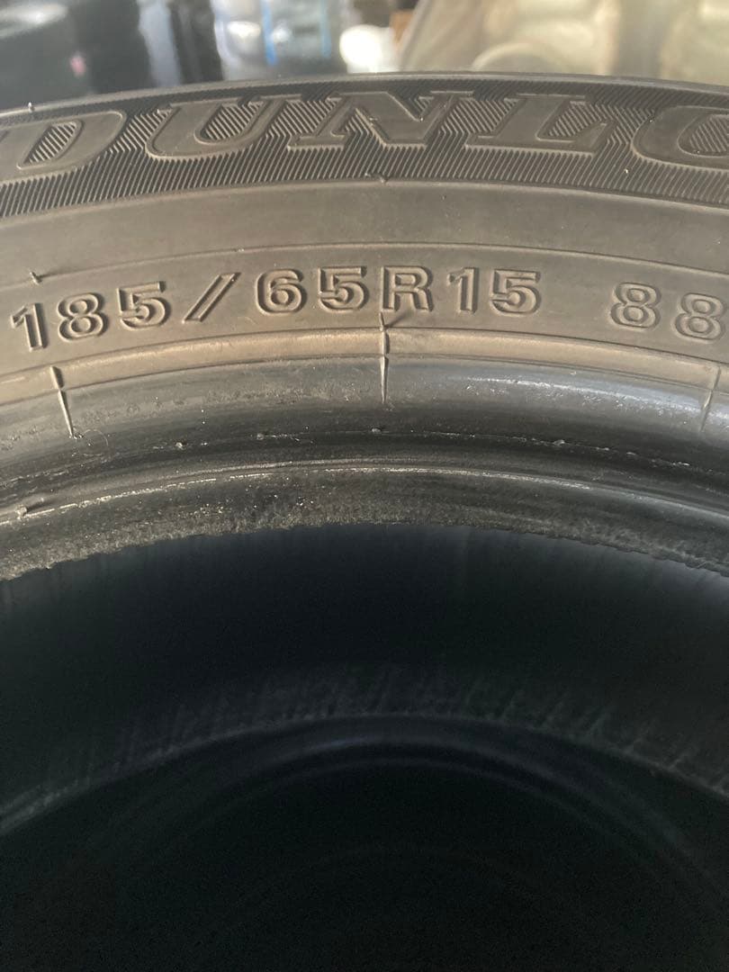 溝あり。国産ダンロップWM2 185/65R15スタッドレス4本セット