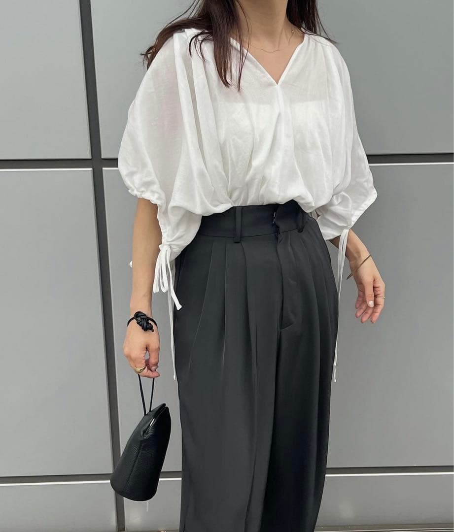 【hanahana⠀】ETRE TOKYO ギャザーラウンドブラウス