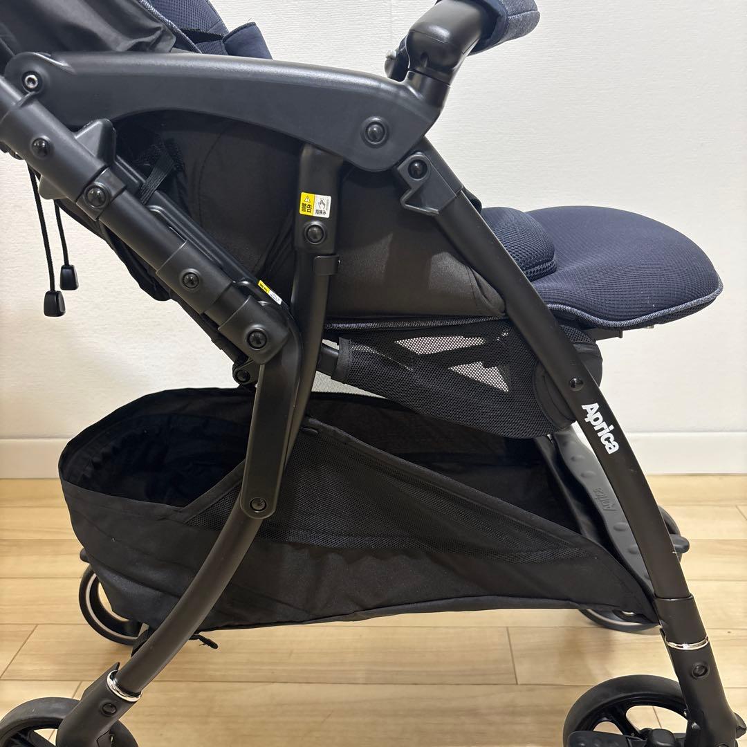 【美品】 Aprica ラクーナクッションフリー ネイビー 2141888