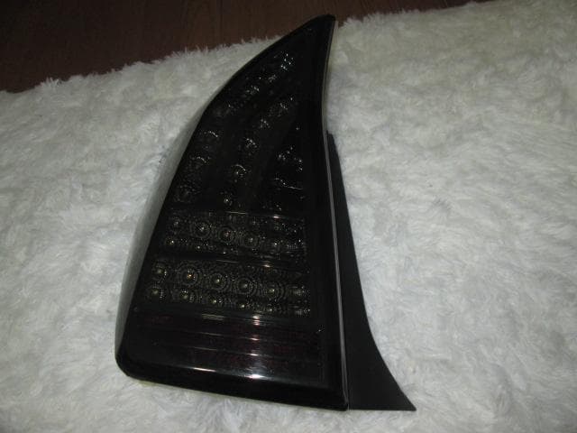 KAHO プリウス ZVW30 社外品フルLED テールランプ スモーク