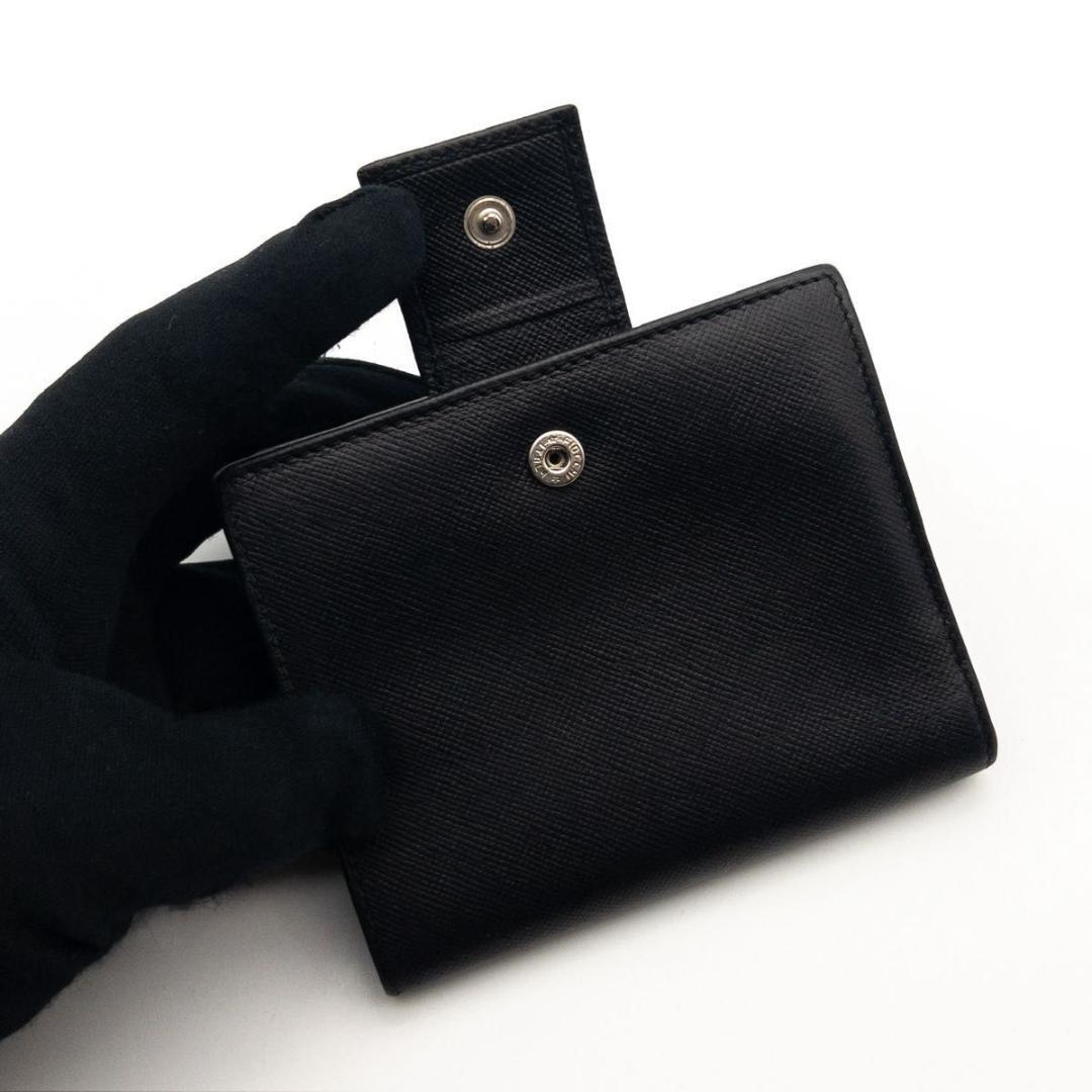 【極美品】PRADA サフィアーノレザー　がま口財布　三角ロゴ　黒　二つ折り財布