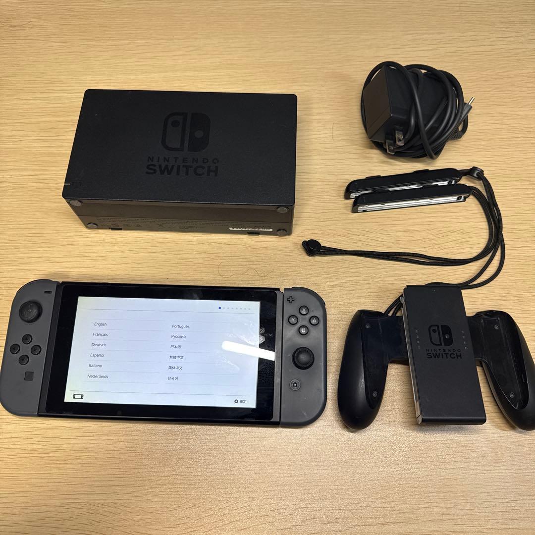 Nintendo Switch 本体 グレー　ドック、グリップ、ストラップ
