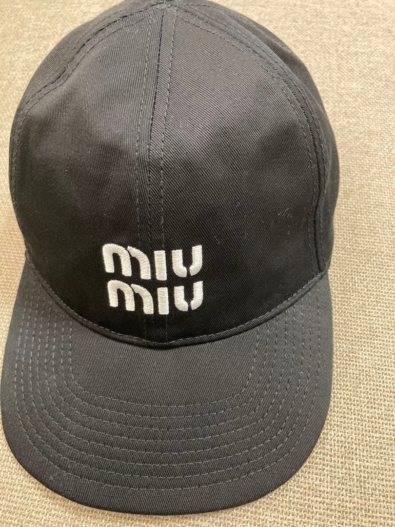 miu miu ブラック キャップ 調整可能